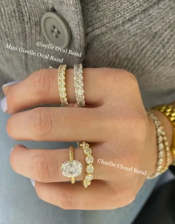 Mini Giselle Diamond Oval Band