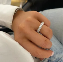 Scalloped Oval Diamond Band 2.05 ctw