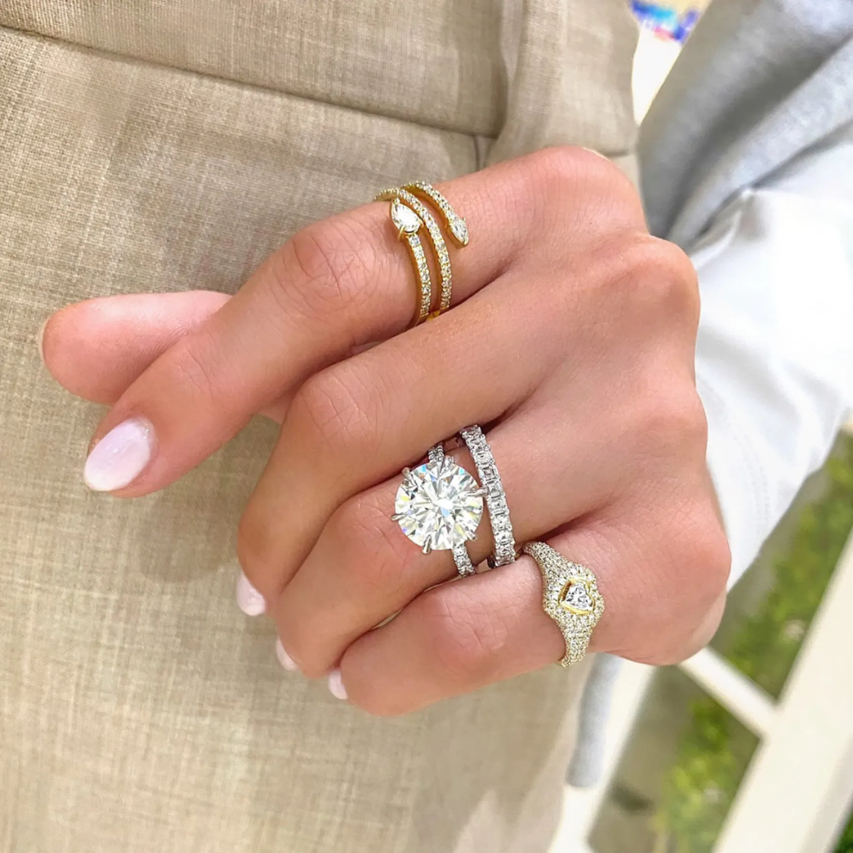 Vinca Crossover Pear Shaped Diamond Ring